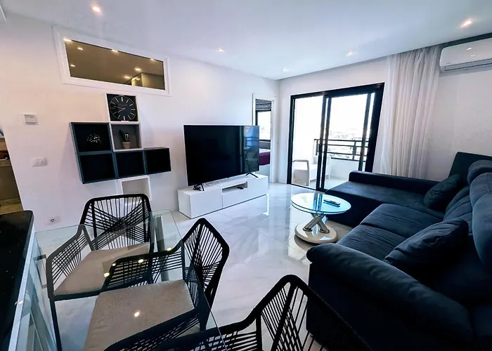 Flore Penthouse 아파트 *